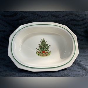 Pfaltzgraff Christmas Heritage Vegetable Serving Bowl